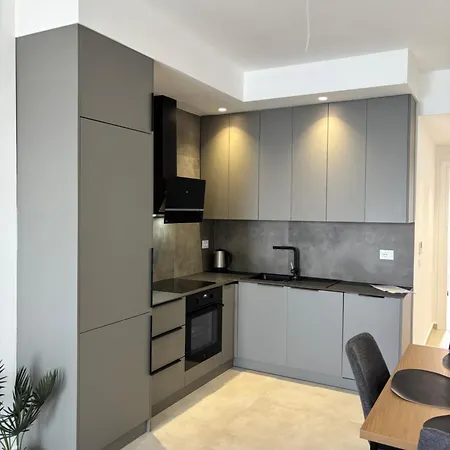 Ionara Horizon - *